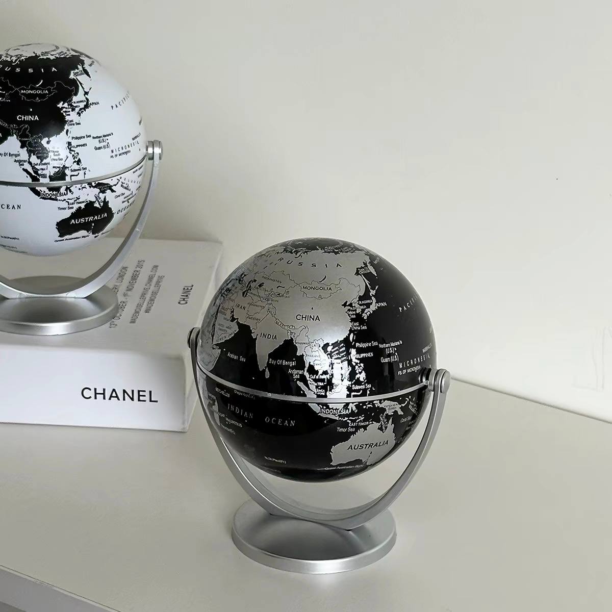 Modern Mini Metallic Rotating Desk Globe-MM174