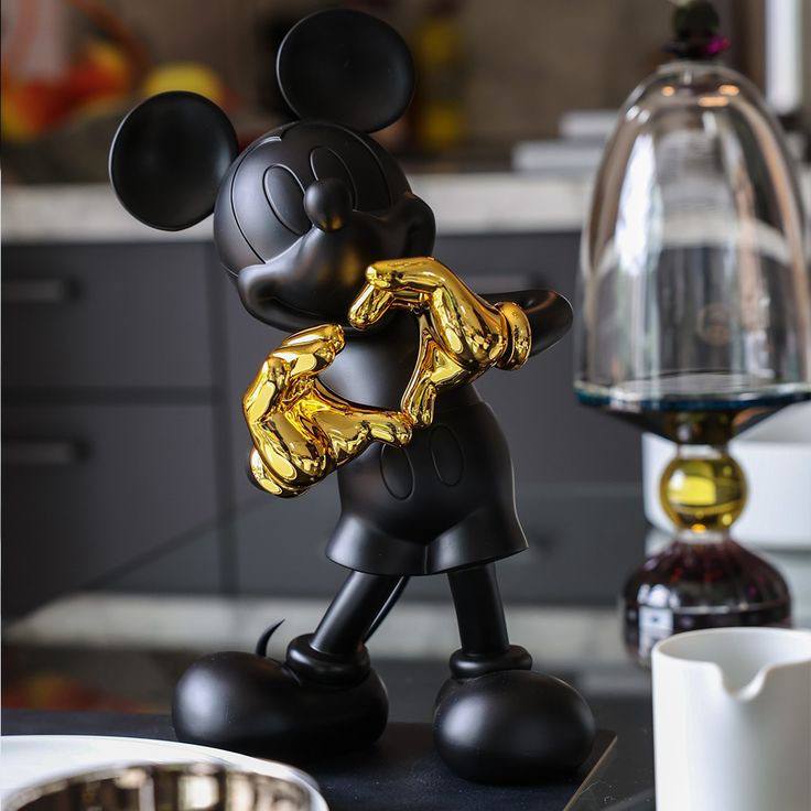 Mickey modern decor