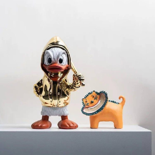 Modern Donald Duck Gold Decoration - PA006