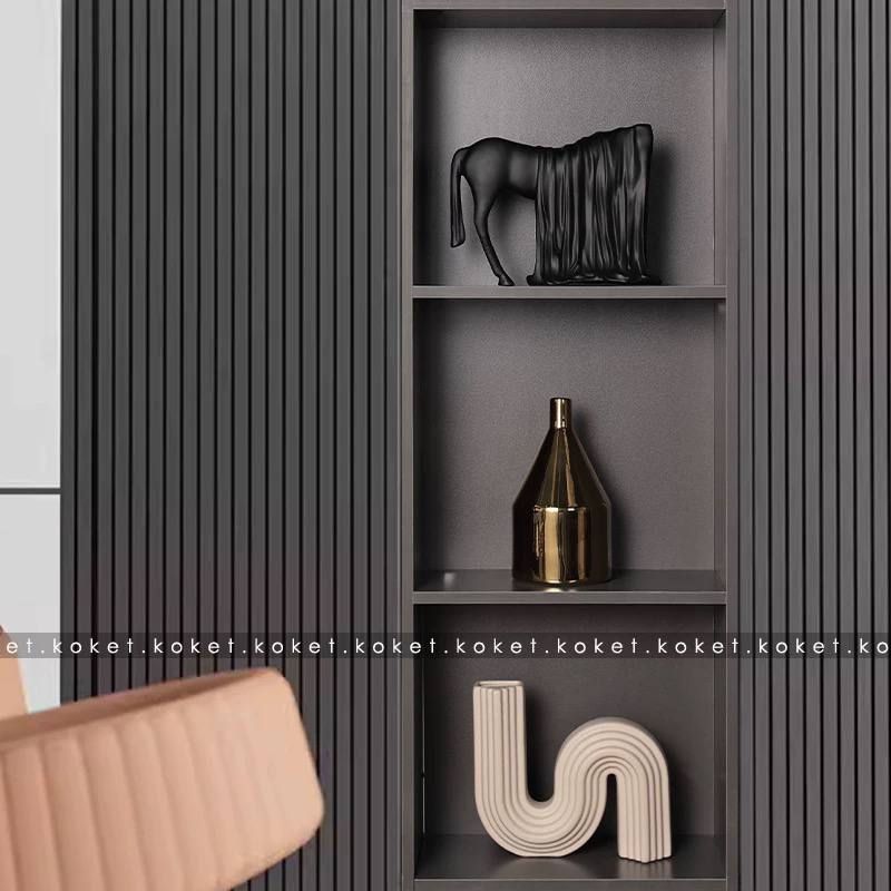 Horse statue decorated