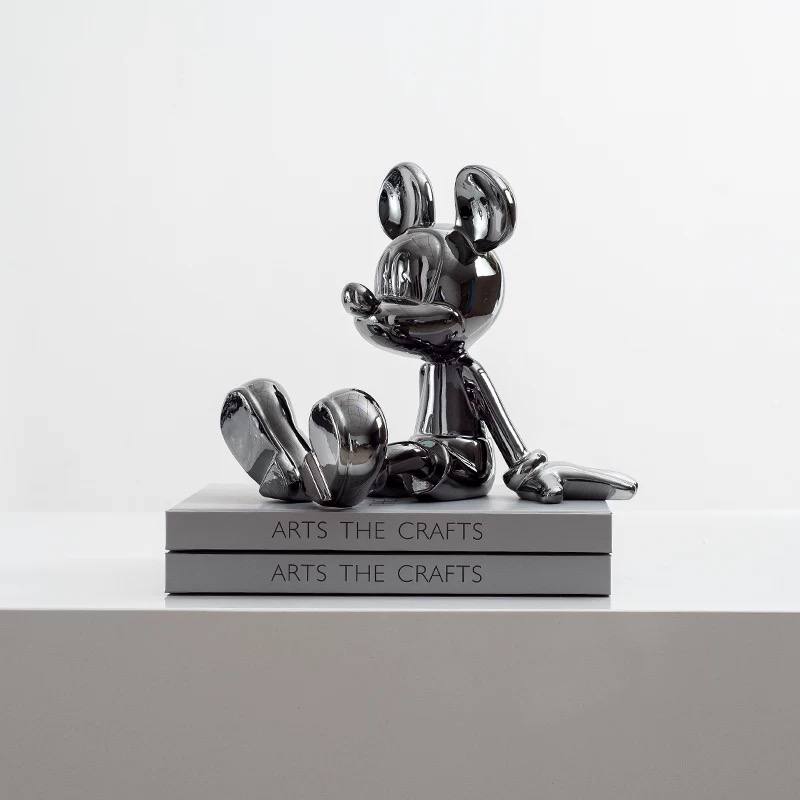 Monochrome Sitting Figurine-GH112