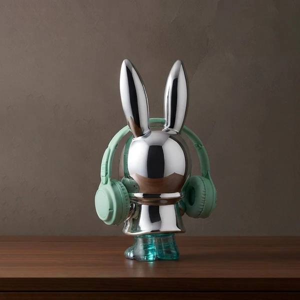 Cyber-Bunny Collector Figure-MM239