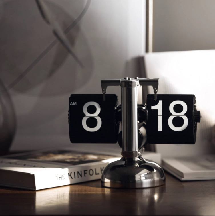 Folding desk clock (silver)